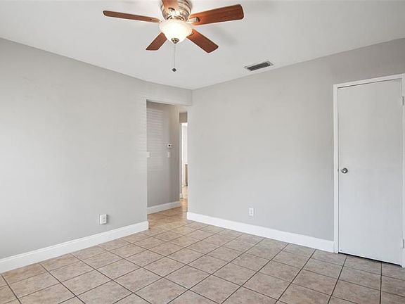 3rd image of 4001 W Waterman Ave #A