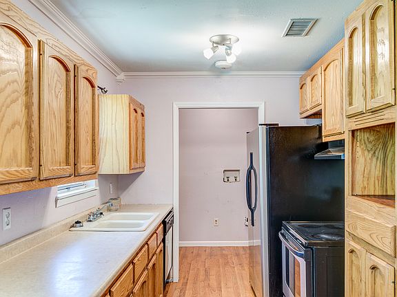 3rd image of 24190 Millican Dr