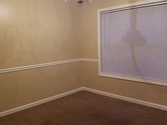 3rd image of 7162 Bowie Dr