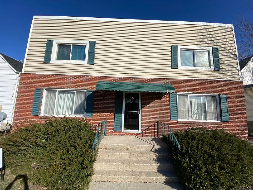 4th Street Apartments
