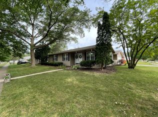 2319 Blackthorn Dr, Champaign, IL