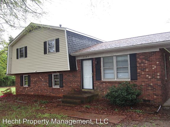 2nd image of 1745 Shady Ln