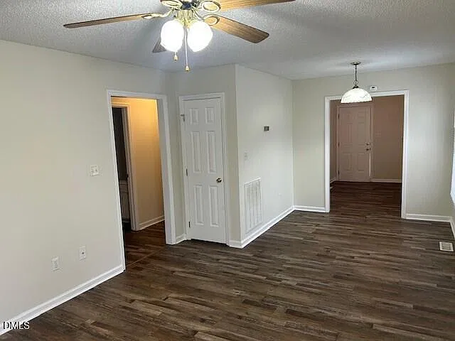 2 bed, 2.0 bath, 888 sqft, $1,325 — Photo 3