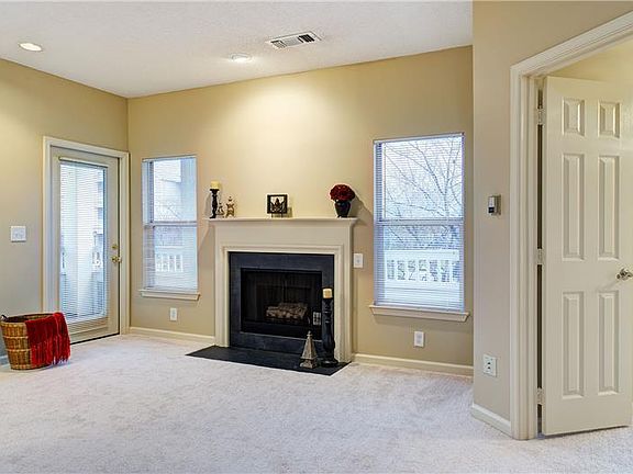 3rd image of 14301 Grape Holly Grv APT 22