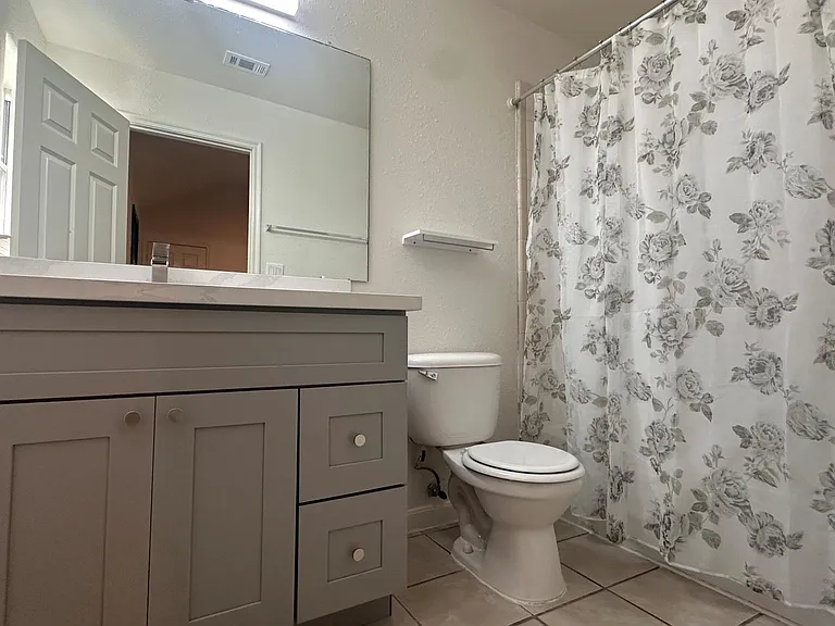2702 Vienna Pl — Photo 15