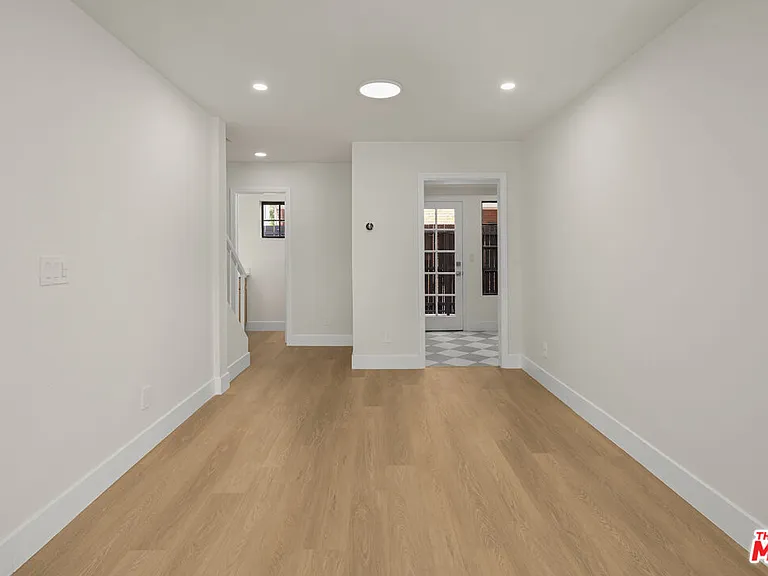 11759 Gateway Blvd — Photo 12