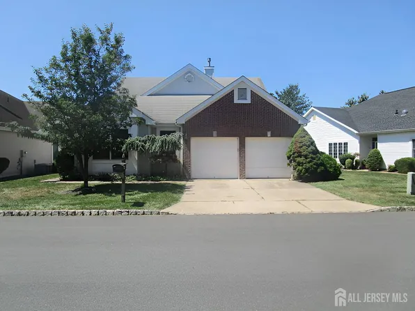 44 Dawson Ln, Monroe Township, NJ 08831