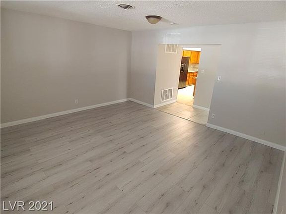 3rd image of 3012 Mountain Vista St #01e0448c9