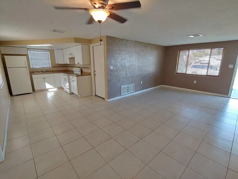 3034 Roxbury Dr — Photo 4