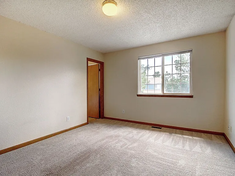 12540 Beach St — Photo 21