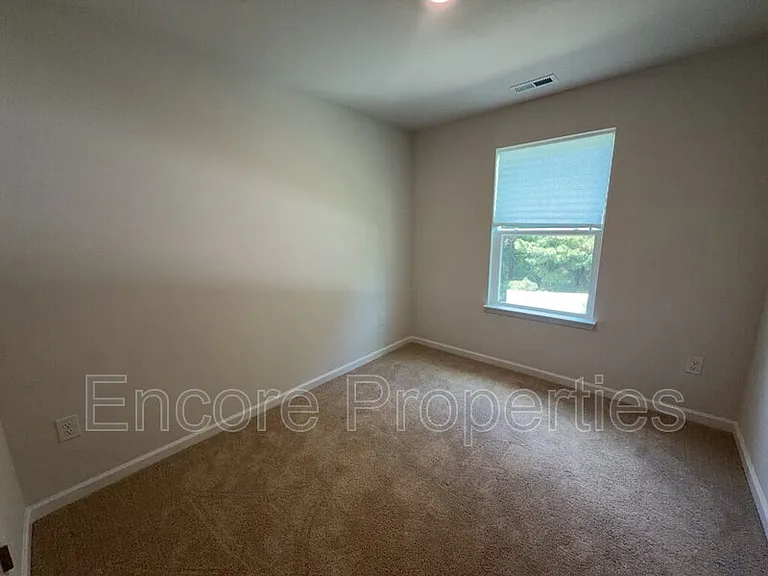 50 Sweet Meadow Rd — Photo 11