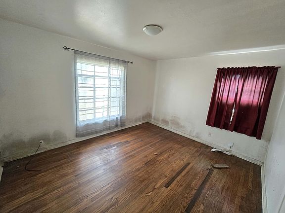 4th image of 2710 Exeter Dr