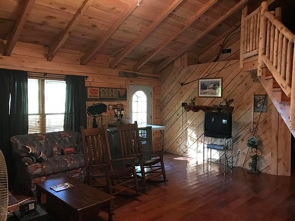 3rd image of 505 Pineview Dr #2