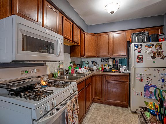4th image of 5107 W 77th Ct