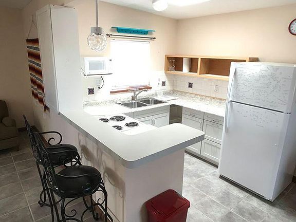 5th image of 928 Calle Del Llano #B