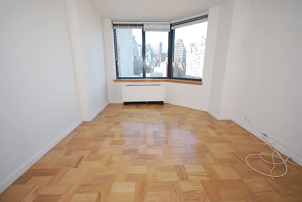 Rented by Luxury Habitat | media 39