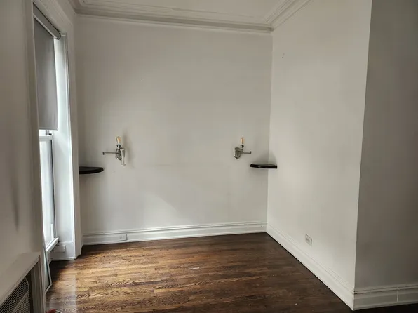 231 East 62nd Street image 12 of 25