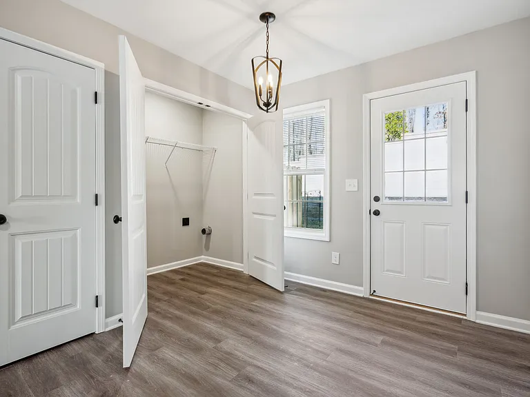 Center Pointe Townhomes — Photo 22