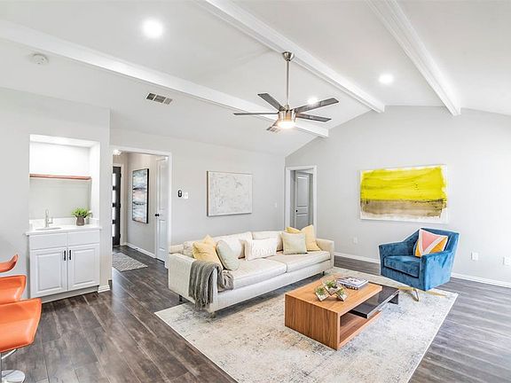 3rd image of 2104 Fairfax Cir