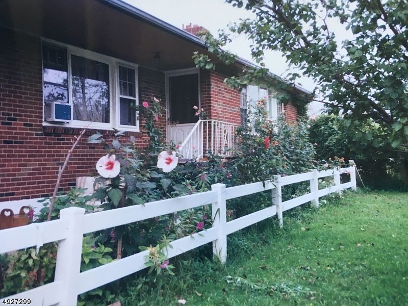 2nd image of 226 Locktown Rd