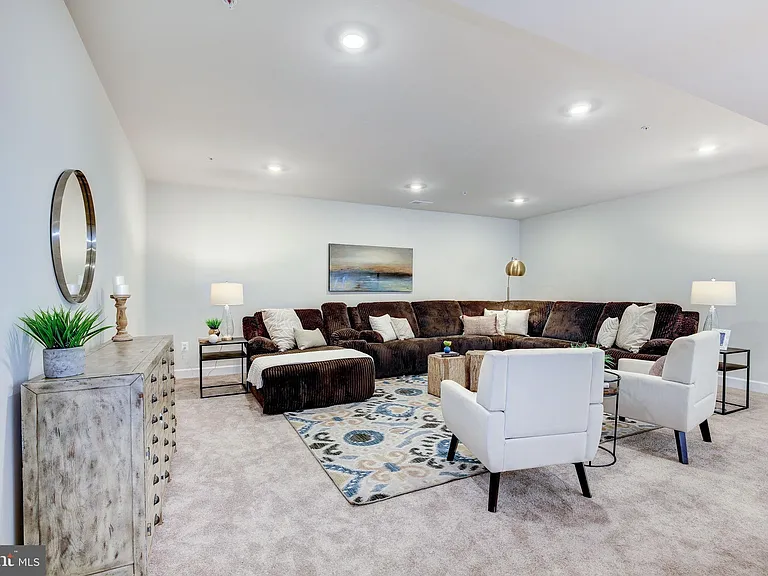 6547 Clubhouse Dr — Photo 66