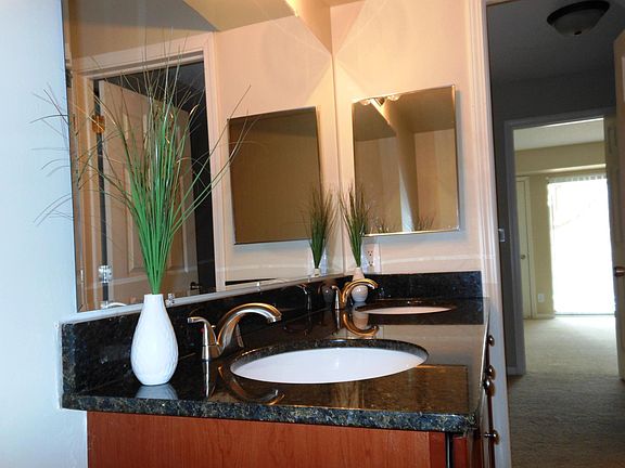 4th image of 1140 Town Centre Dr APT 16