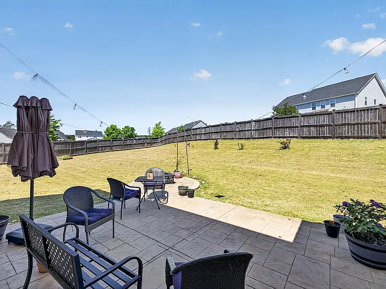 201 Devon Fields Dr — Photo 3