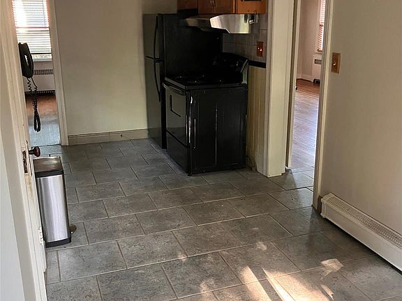 3rd image of 12 Maryland Avenue
