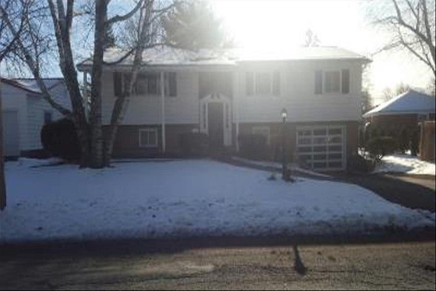 1st image of 62 Grove Ave