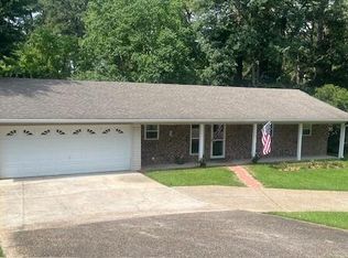 903 Tower Dr, Laurel, MS 39440