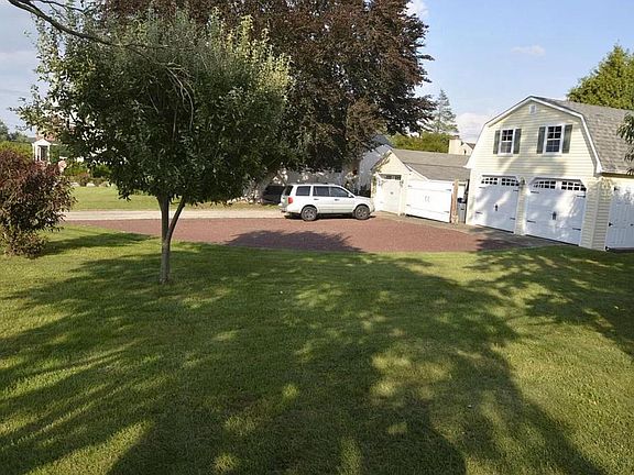 3rd image of 302 S Valley Forge Rd