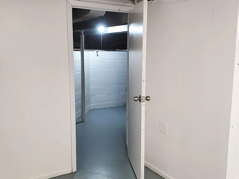 1329 Campbell Ave — Photo 13
