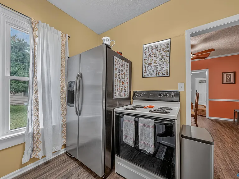 1231 Oshaughnessy Ave NE — Photo 15
