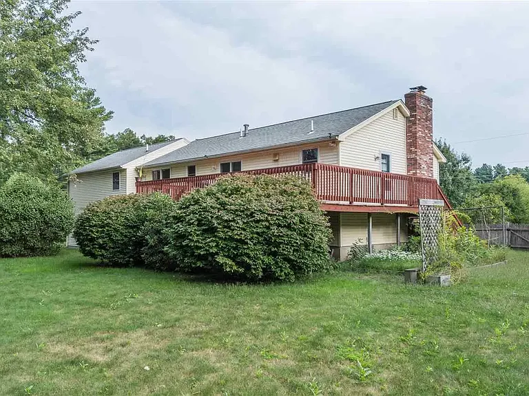19 Jennifer Dr — Photo 2