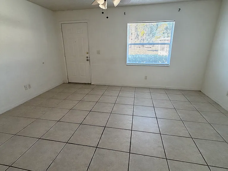 1 Lake Villa Way — Photo 3