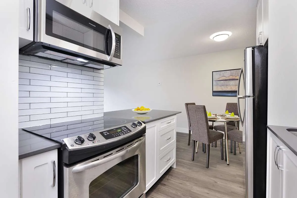 660 Niagara St #1B-1Ba-683Sqft photo 1