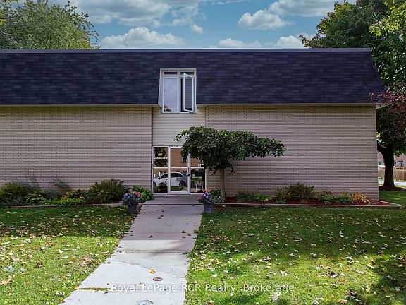 2nd image of 118 Preston St S #102