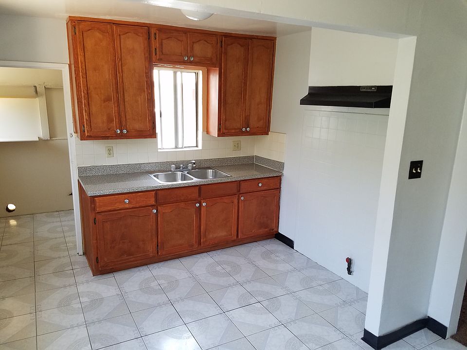 2nd image of 3146 Gladys Ave