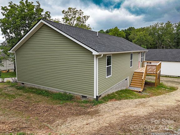 5th image of 110 Deaver Park Cir