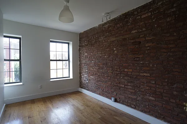 Rented by EXR | media 19