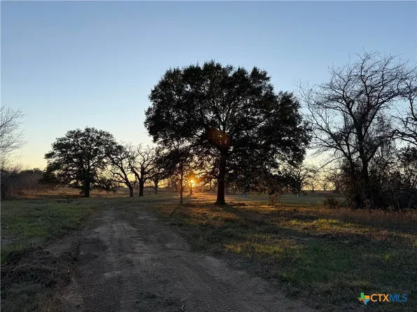 500 County Road 388, Gonzales, TX 78629