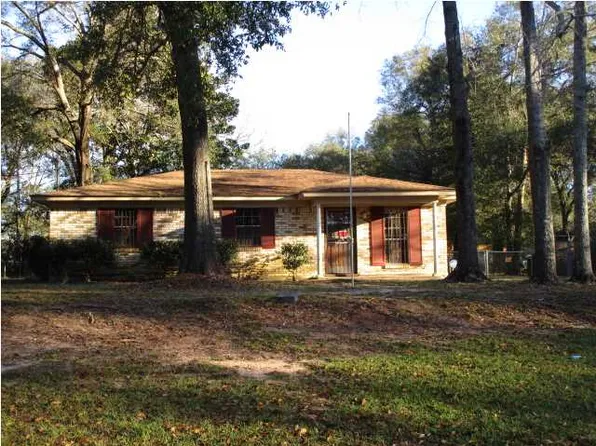 10860 Longview Dr S, Grand Bay, AL 36541