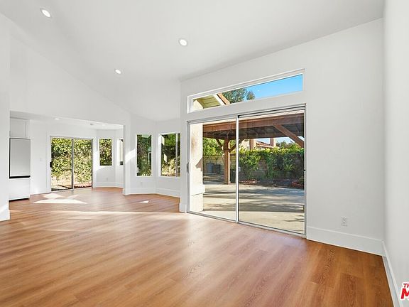 4th image of 1752 Blossom Ct
