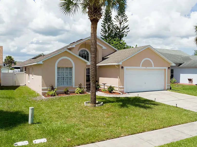 751 Country Woods Cir — Photo 3