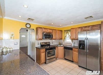 2nd image of 77 West Blvd