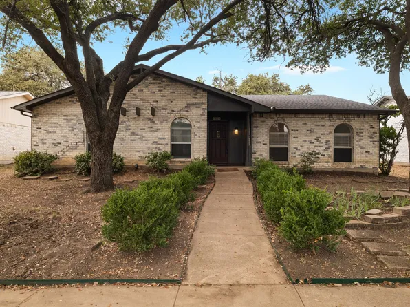 1831 Chamberlain Dr, Carrollton, TX 75007