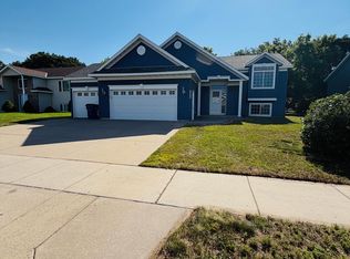 1032 Glade View Ct, Saint Cloud, MN 56303