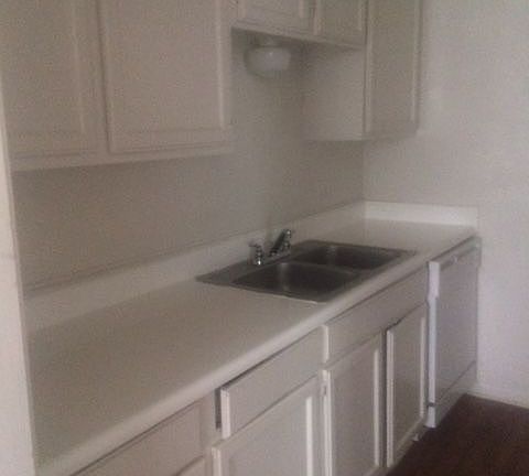 5th image of 223 Lake Meadows Dr