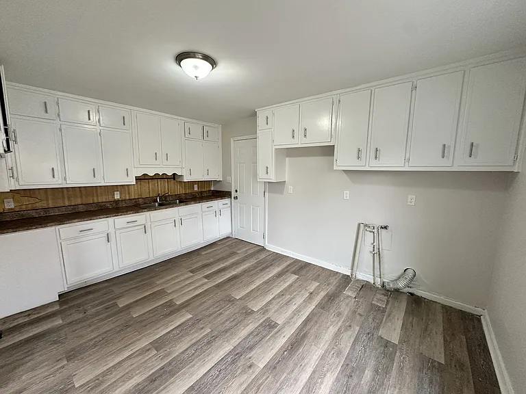 5820 Court Q — Photo 3