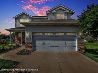 2693 Yachtsman Dr, Lansing, MI 48911